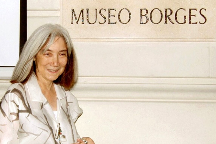 María Kodama en los exteriores del Museo Borges.