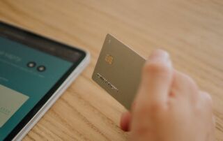 Ecuatorianos no tienen acceso al sistema bancario.