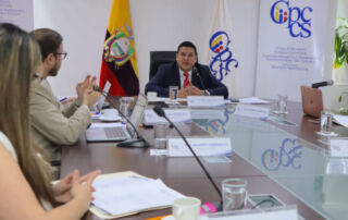 enfrentamiento entre el CPCCS y la Fiscal