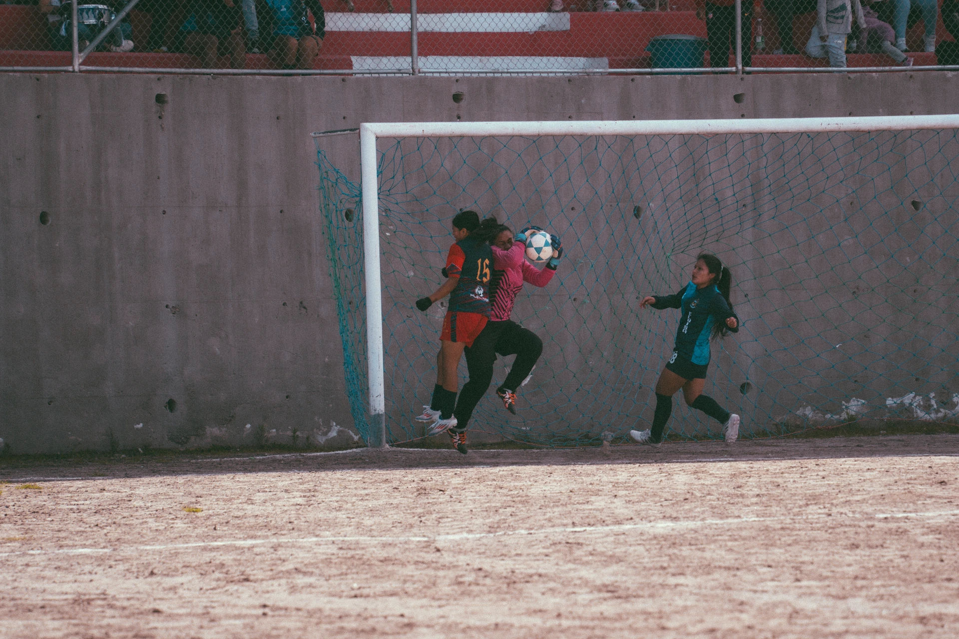 Una jugada de la final de la UDLI Una jugada de la final de la UDLI