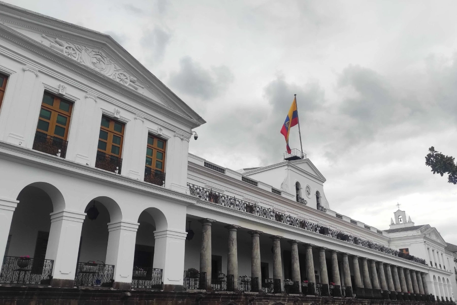 feriado del 24 de mayo de 2025
