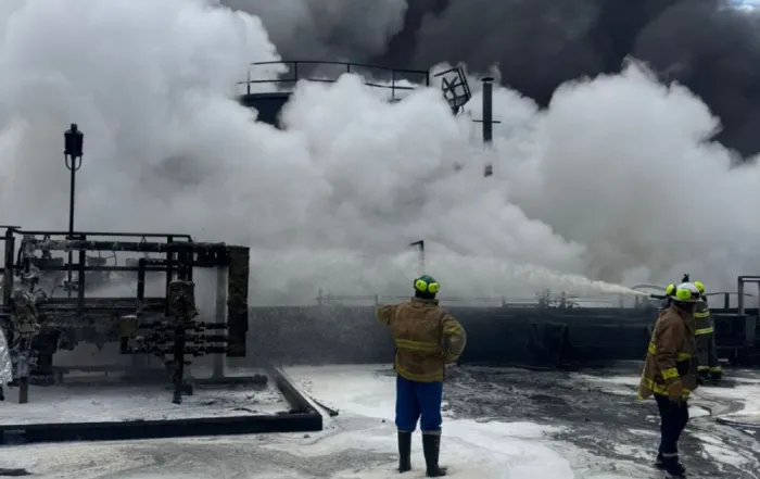 El 26 de mayo de 2025, la Refinería Esmeraldas paró sus operaciones tras un incendio de un tanque de Fuel Oil.