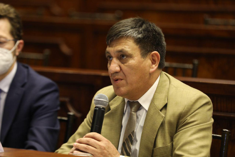 Wilson Toainga Fiscal