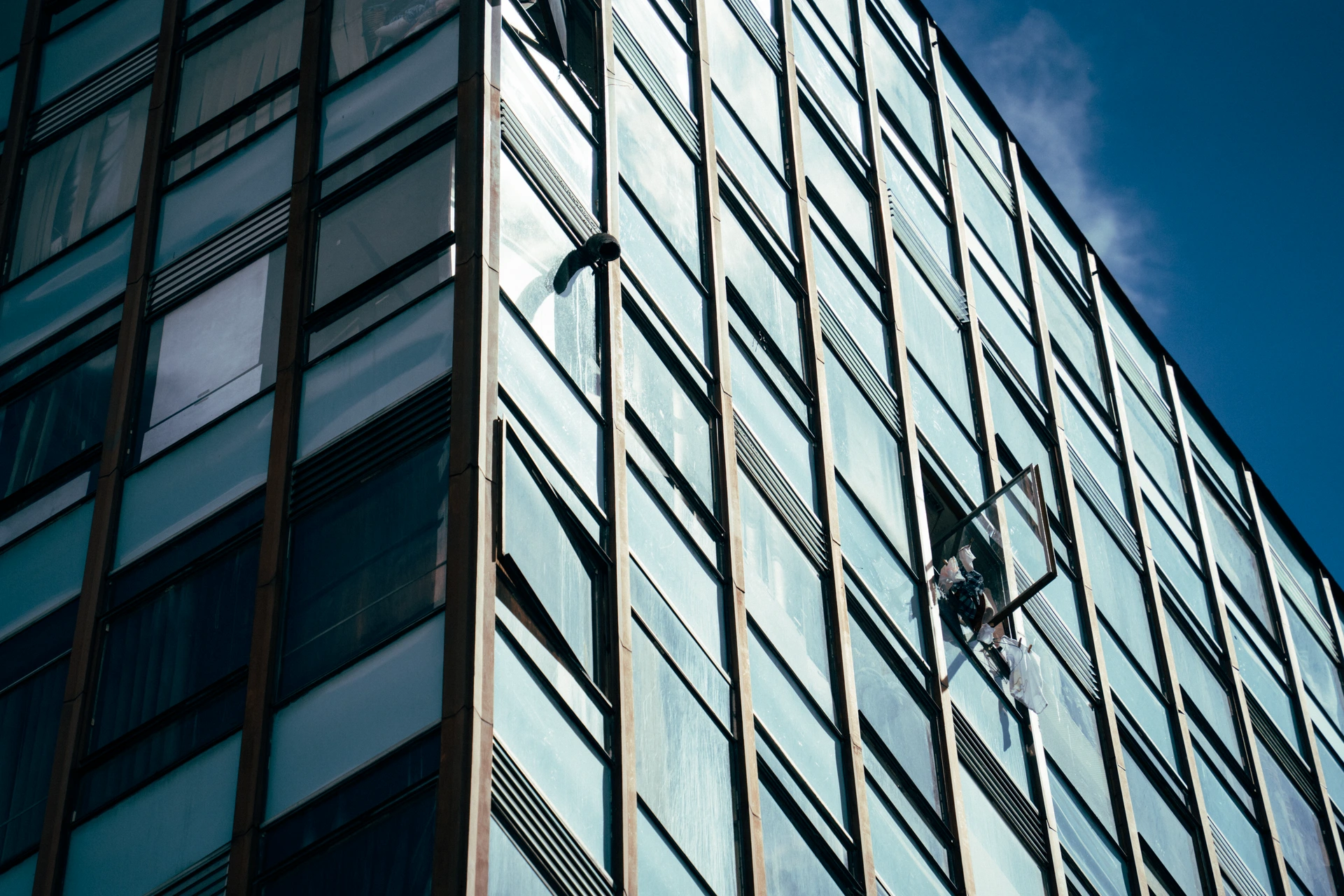 Un edificio de la avenida 10 de Agosto en Quito Un edificio de la avenida 10 de Agosto en Quito