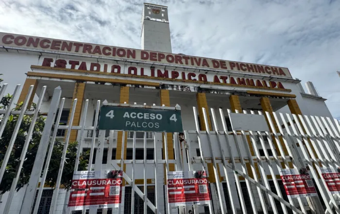 Entrada principal al Estadio Olímpico Atahualpa.