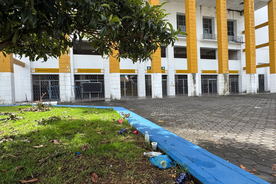 Entrada al acceso de palco y tribunas del Estadio Olímpico Atahualpa.