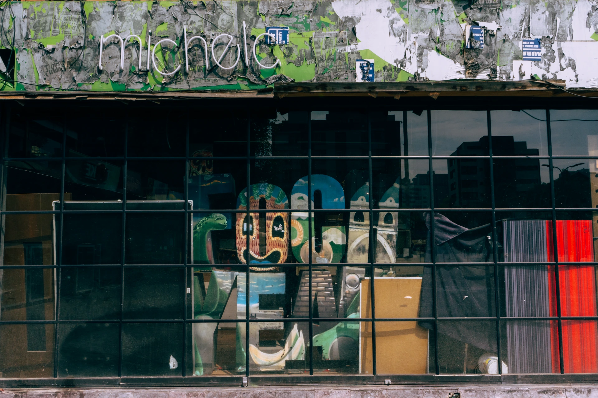 ENSAYO – LA FOCH_5 Alguna vez un bar de micheladas, hoy bodega en la Mariscal