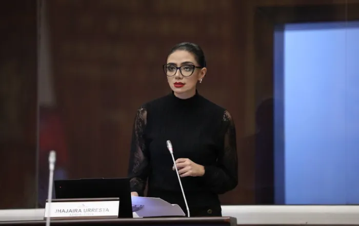 Jhajaira Urresta en el Pleno de la Asamblea.