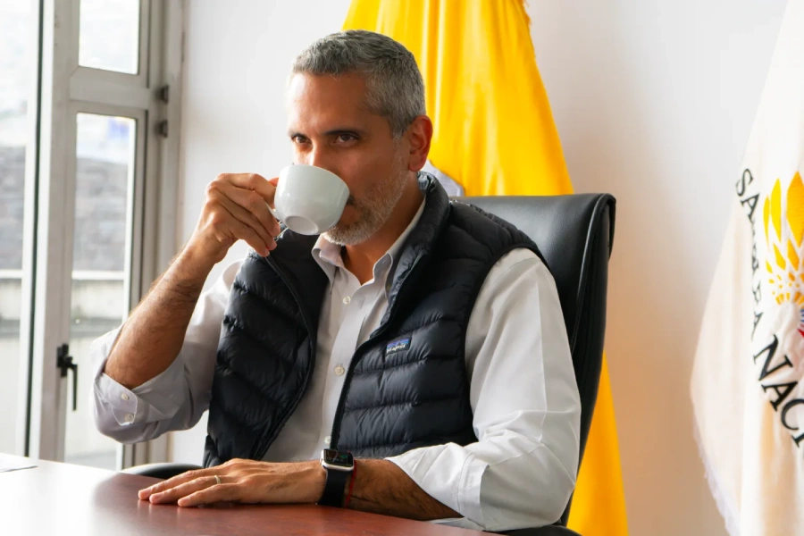 fiscalizar el sistema de salud: entrevista a Raúl Chávez