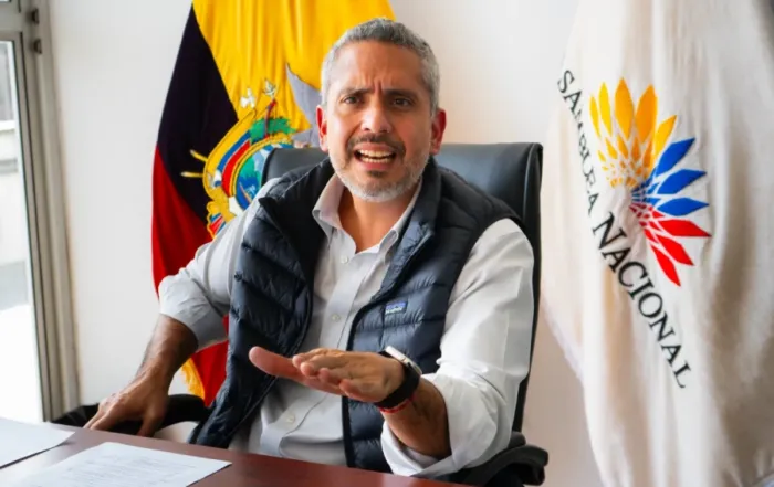 El asambleísta Raúl Chávez habla sobre cómo fiscalizar sistema de salud
