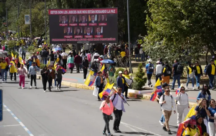marcha del 12 de agosto convocada por Noboa