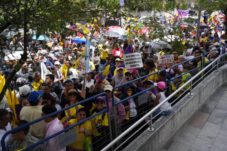 marcha de Daniel Noboa el 12 de agosto 