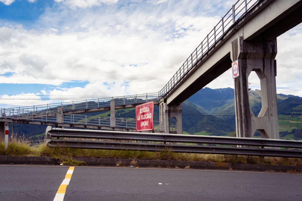 avenida simón bolívar en Quito