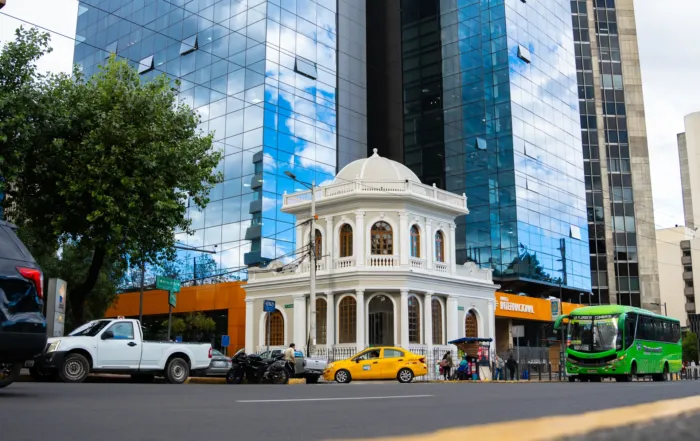 Casa patrimonial en Quito, al pie del Banco Internacional