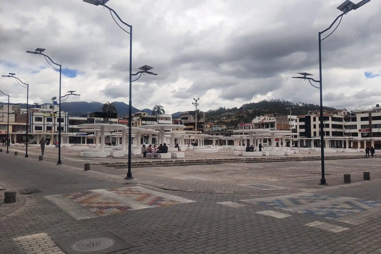 La Plaza de los Ponchos en Otavalo. 