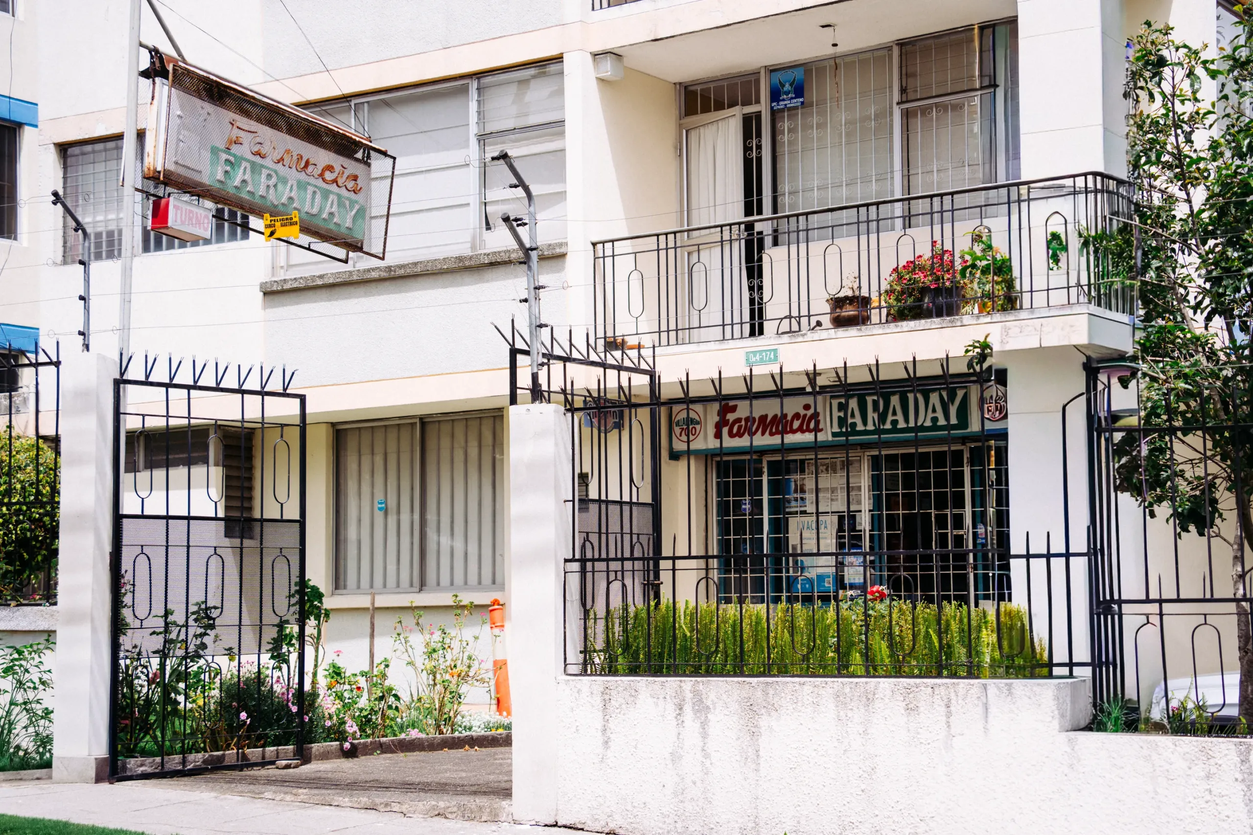 FARMACIA 15 De 17 Scaled