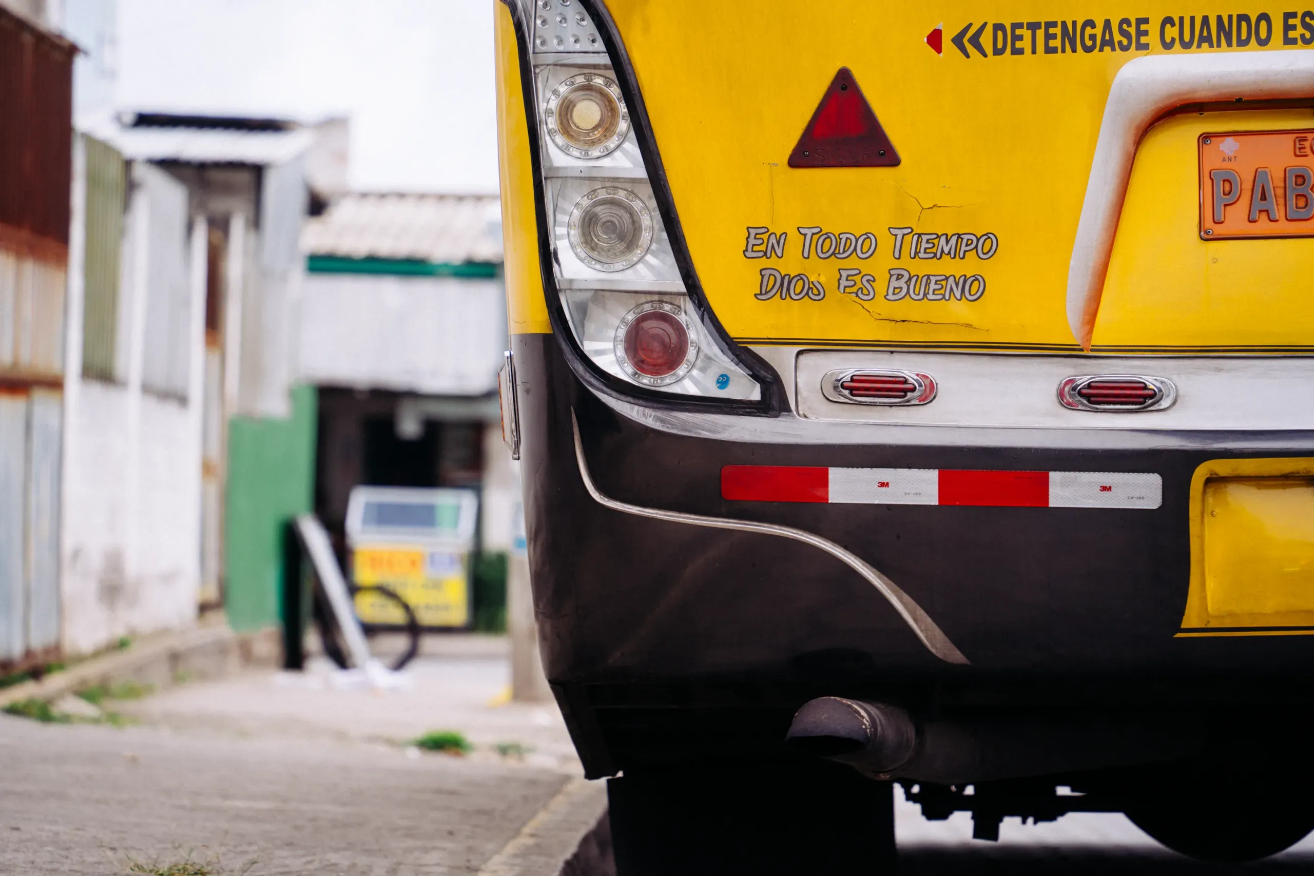 FRASES TRANSPORTE_8 bus escolar con frase