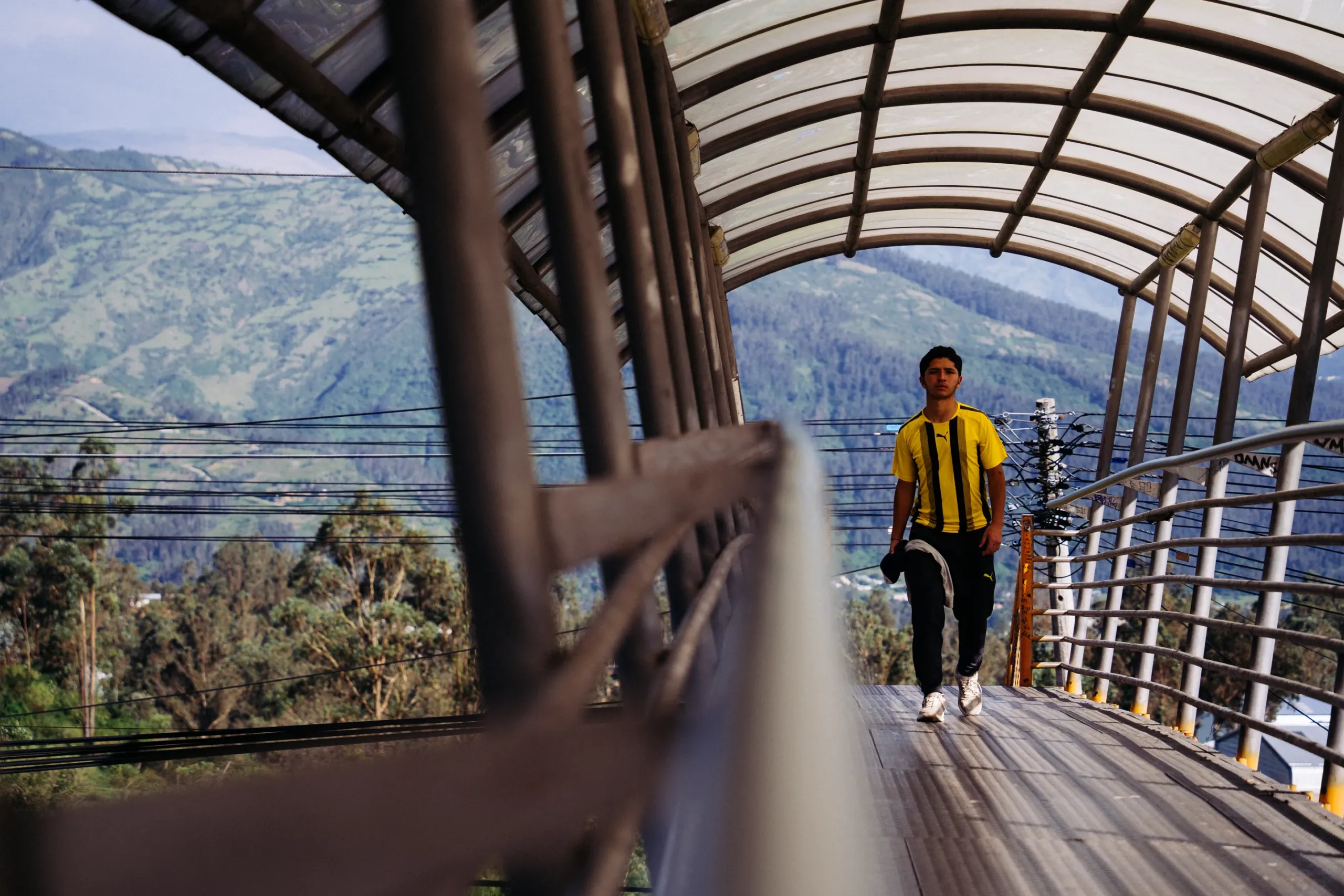 Cruzando un puente de la Rumiñahui Cruzando un puente de la Rumiñahui
