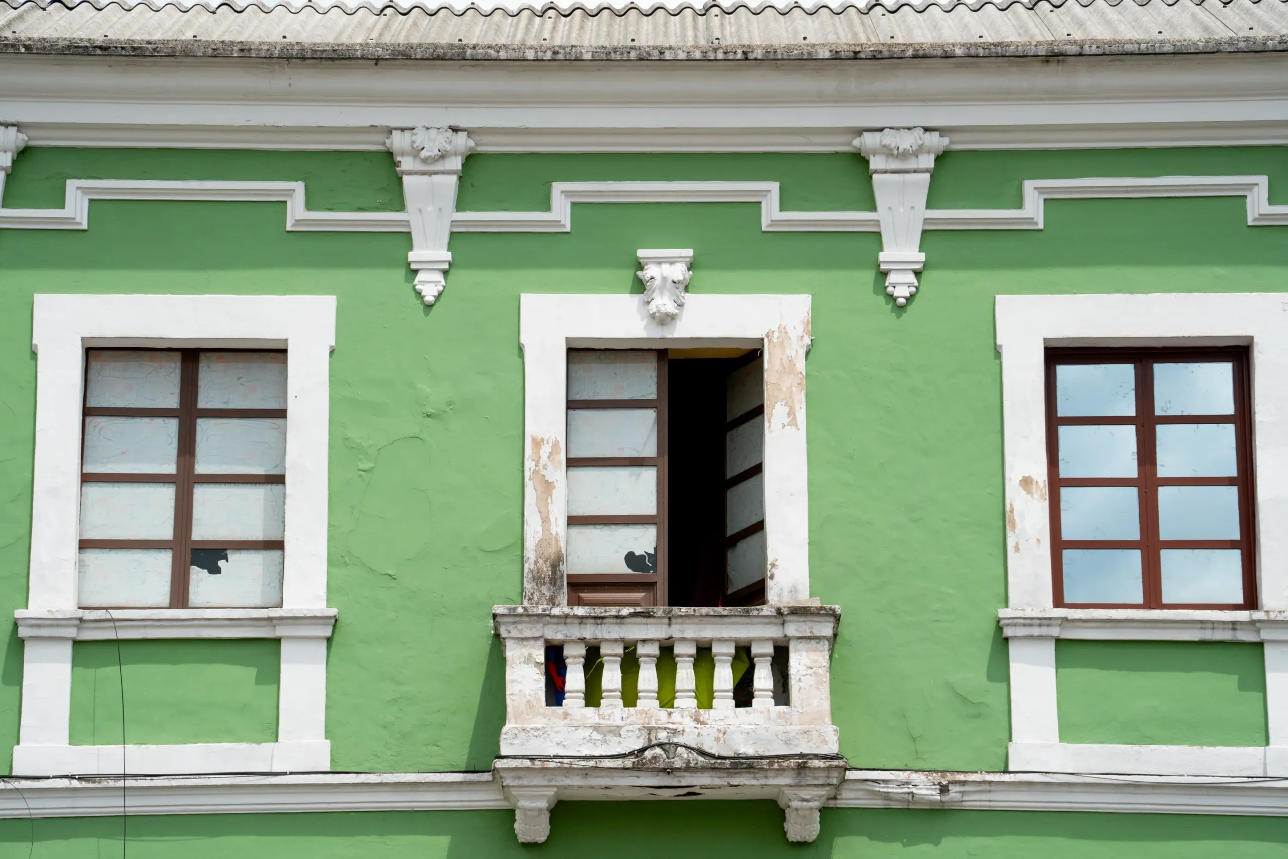 Permiten ver un afuera y un adentro Permiten ver un afuera y un adentro