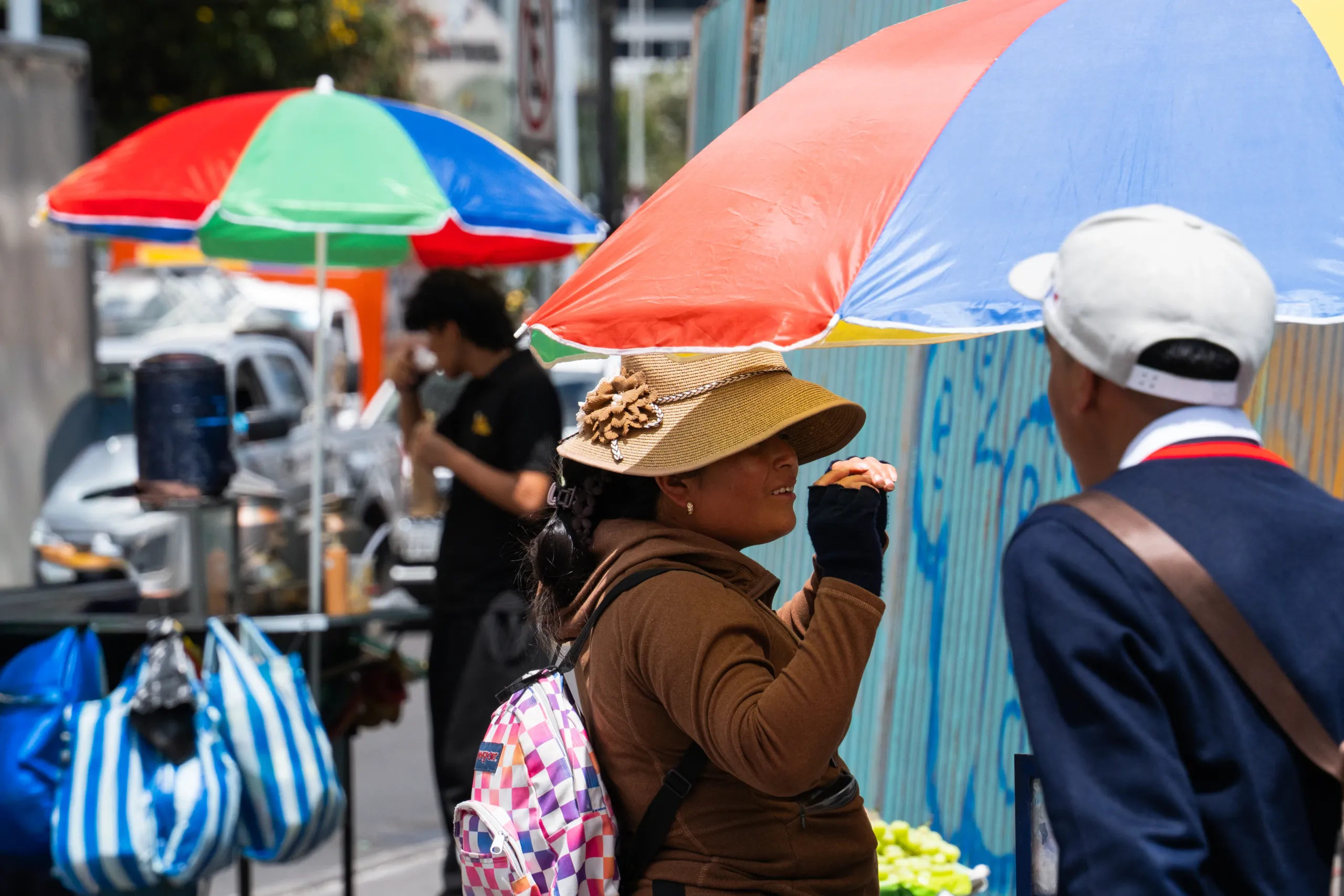 Porque aqu&iacute; el sol pega (&iquest;y la lluvia? Tambi&eacute;n), y por eso la sombrilla es indispensable.