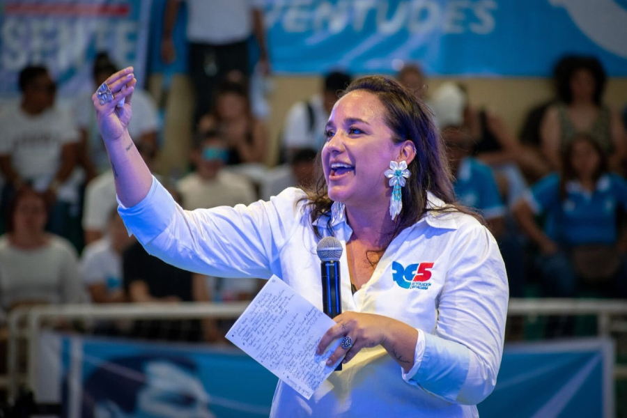 Gabriela Rivadeneira fue elegida como la nueva presidenta nacional de la Revoluci&oacute;n Ciudadana.