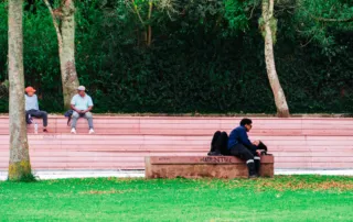 bancas de los parques de Quito
