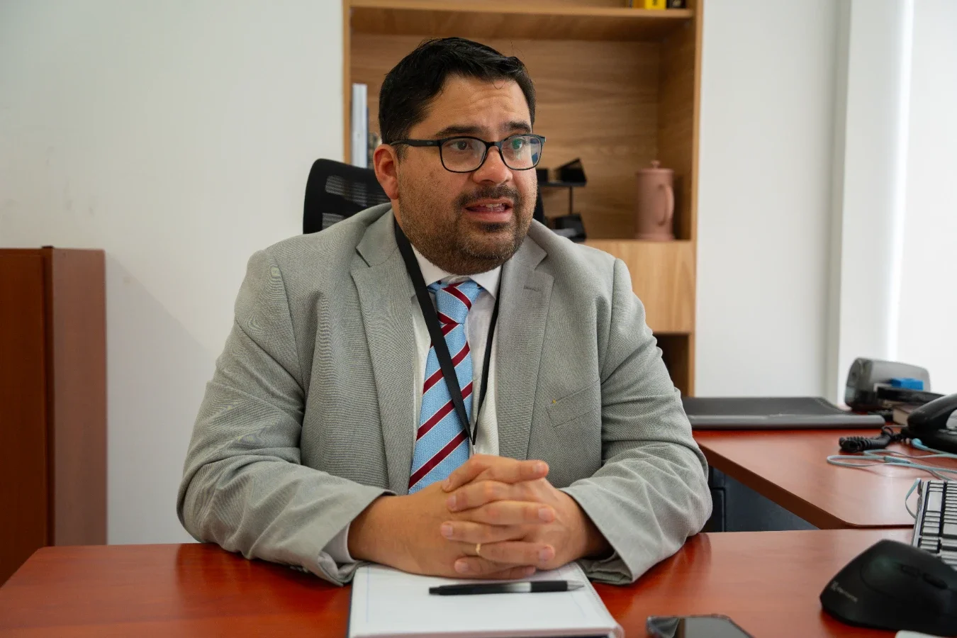 Entrevista a Gabriel Cede&ntilde;o, docente del IAEN.