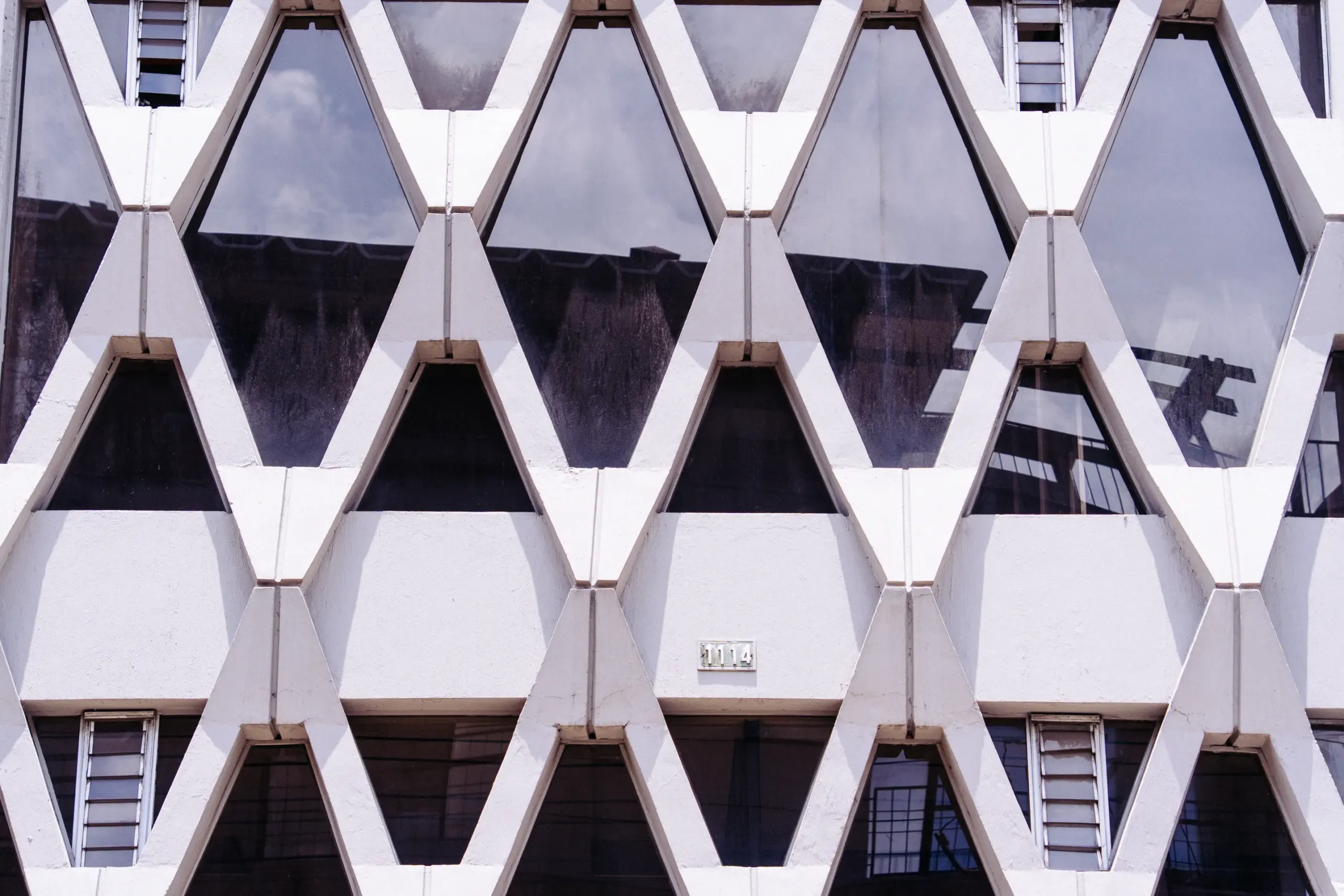 La modernidad trajo ladrillo, hierro y concreto visto