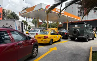 En Quito, hay dueños de carros que dijeron que no hay gasolina Extra en estaciones de servicio.