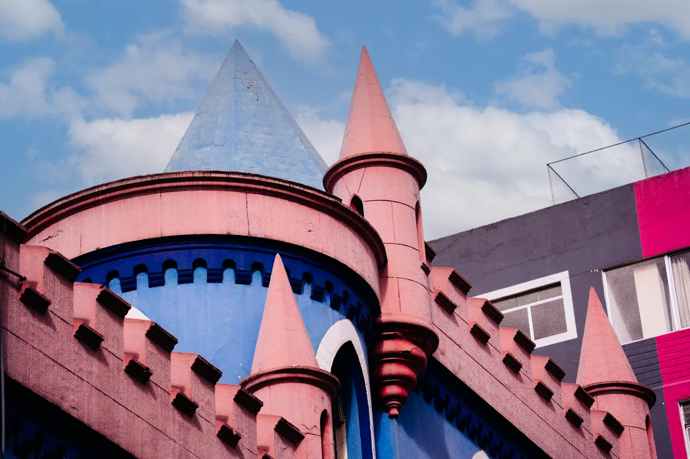 Castillos de Quito, esos delirios medievales andinos