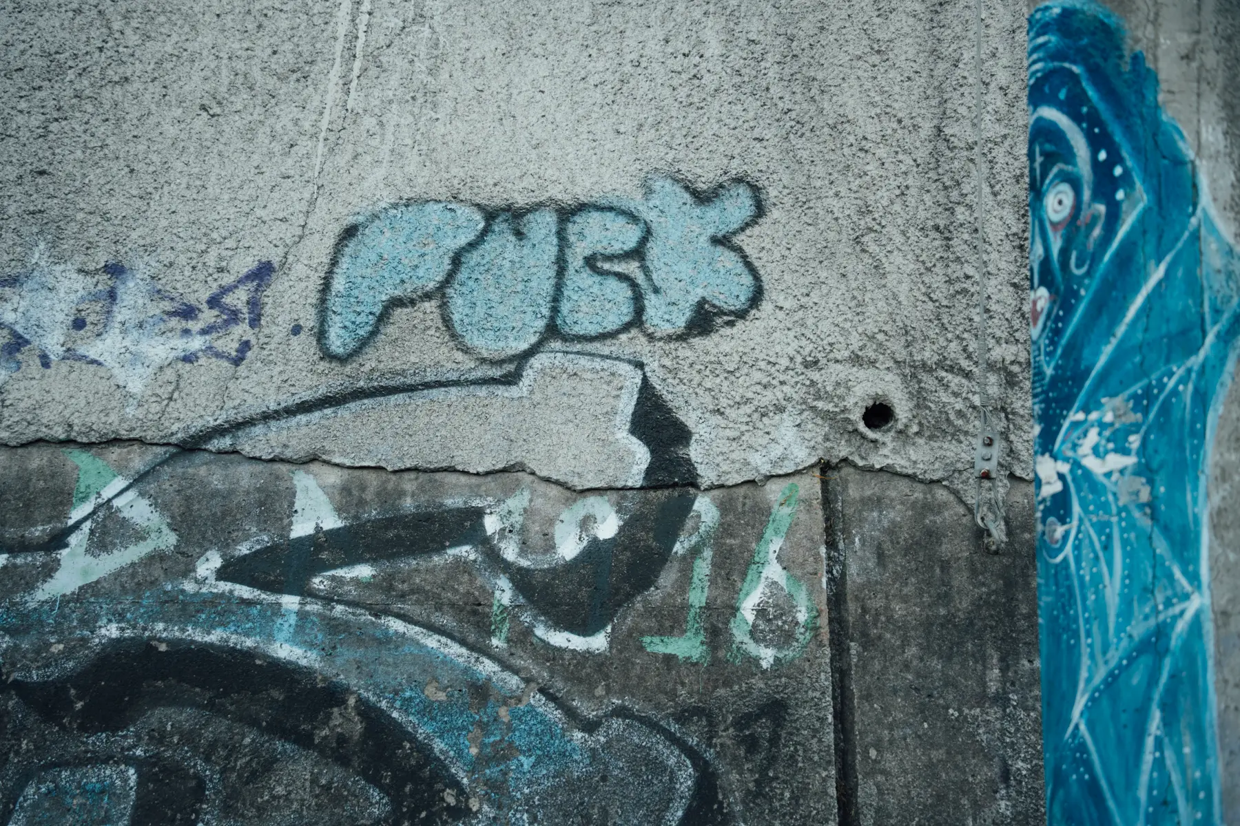 En una pared quiteña En una pared quiteña